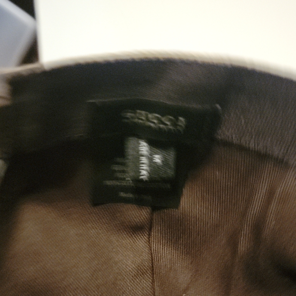 Gucci Tan Monogram Baseball Cap - Picture 5 of 5